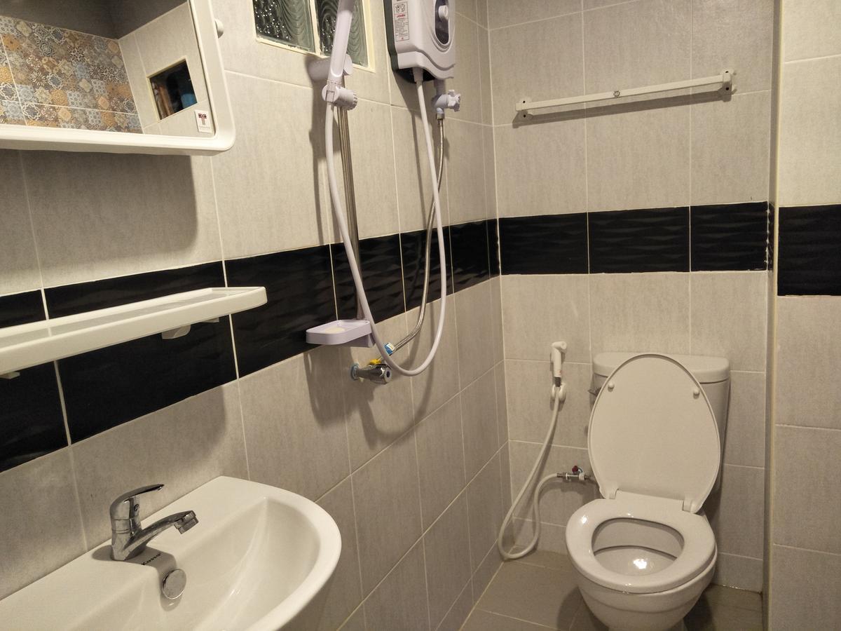 אובון רטצ'תאני Rinrada Place Hotel מראה חיצוני תמונה