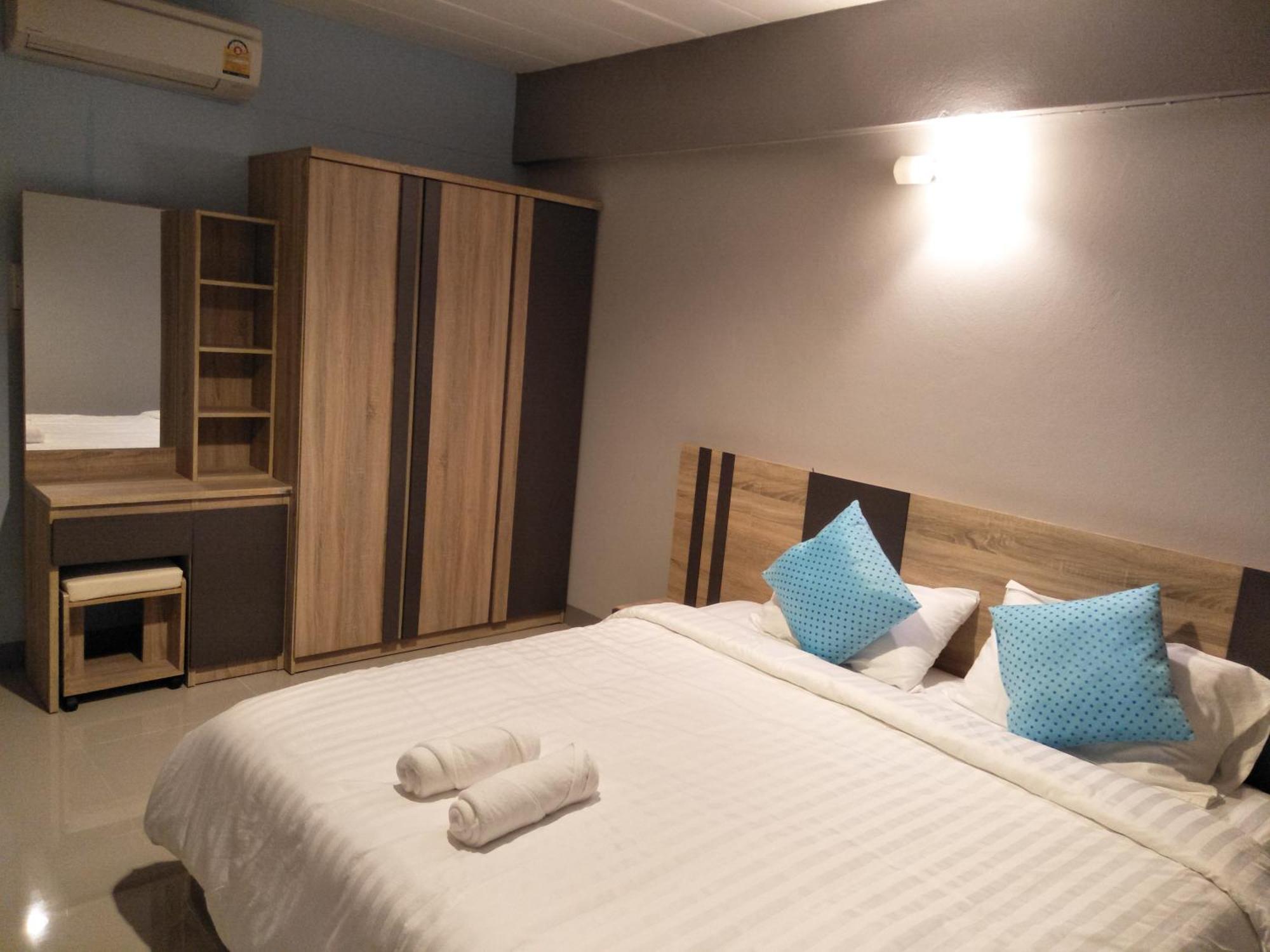 אובון רטצ'תאני Rinrada Place Hotel מראה חיצוני תמונה