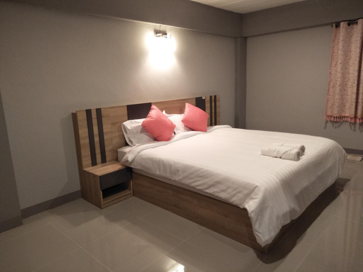אובון רטצ'תאני Rinrada Place Hotel מראה חיצוני תמונה