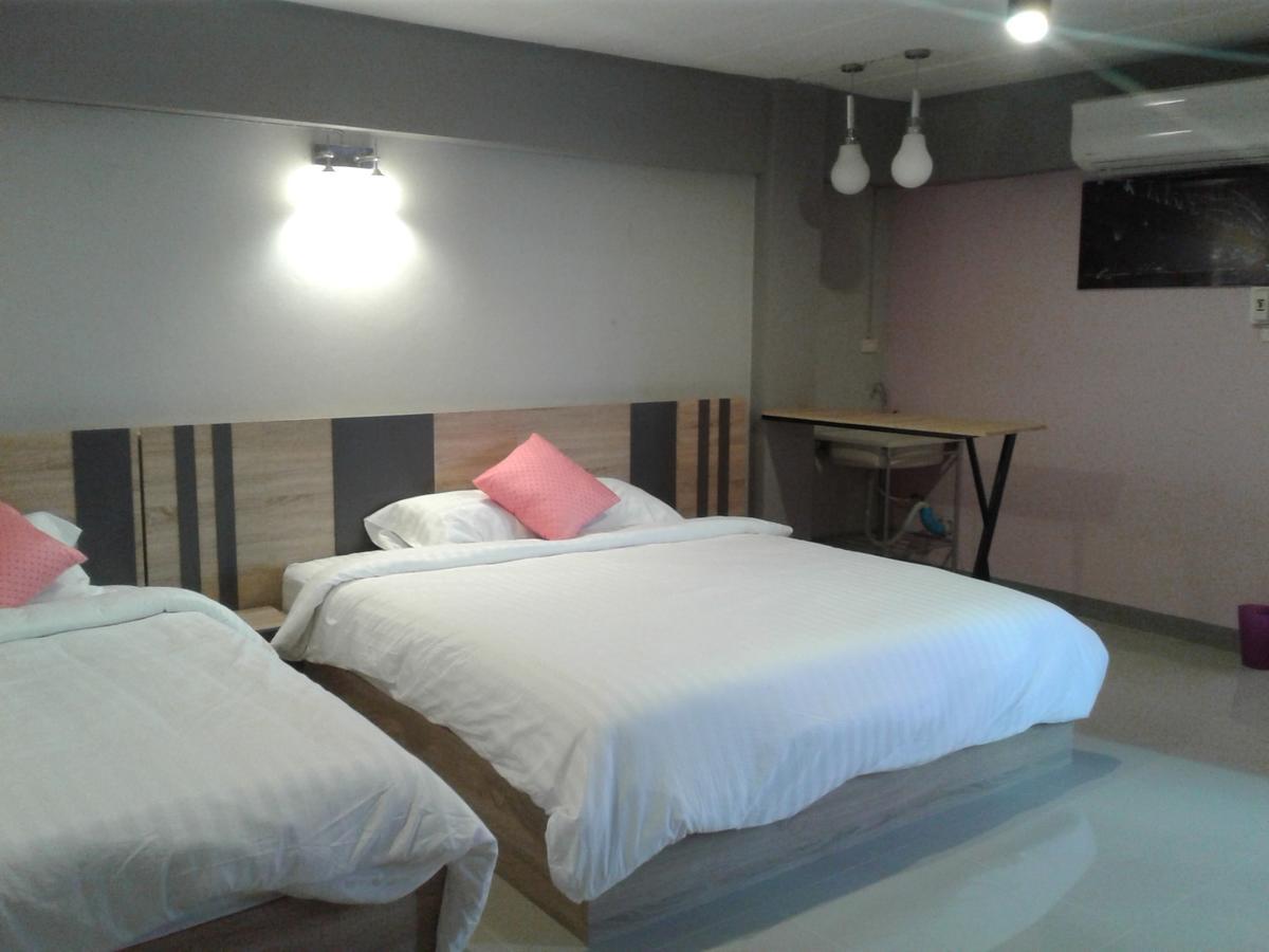 אובון רטצ'תאני Rinrada Place Hotel מראה חיצוני תמונה
