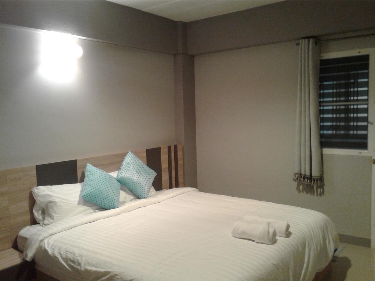 אובון רטצ'תאני Rinrada Place Hotel מראה חיצוני תמונה