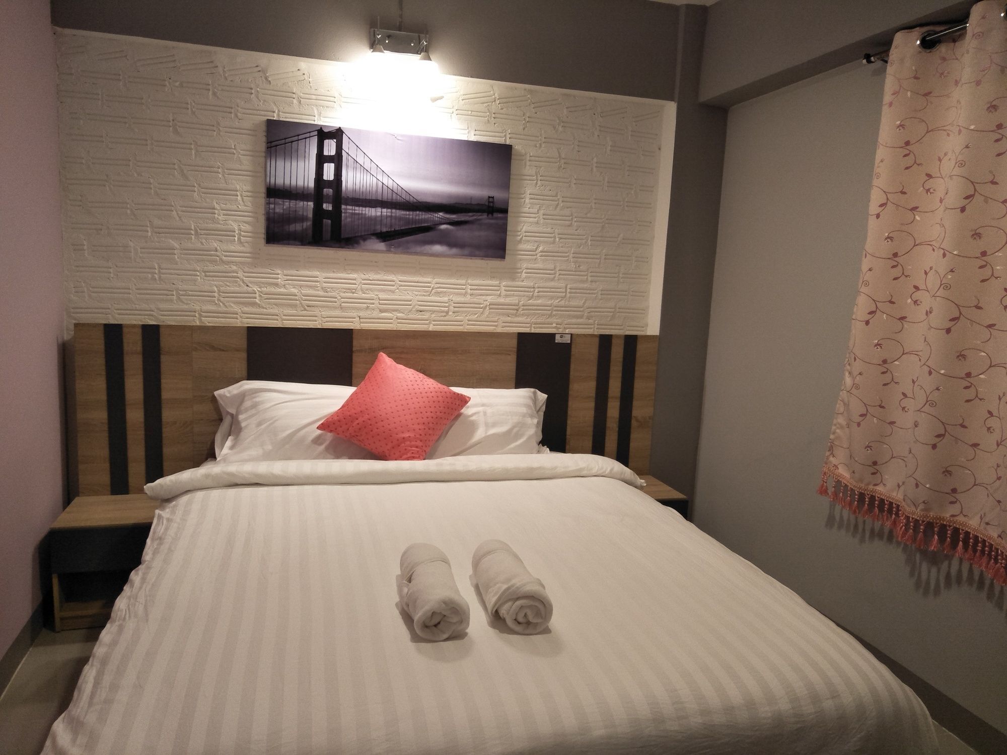אובון רטצ'תאני Rinrada Place Hotel מראה חיצוני תמונה