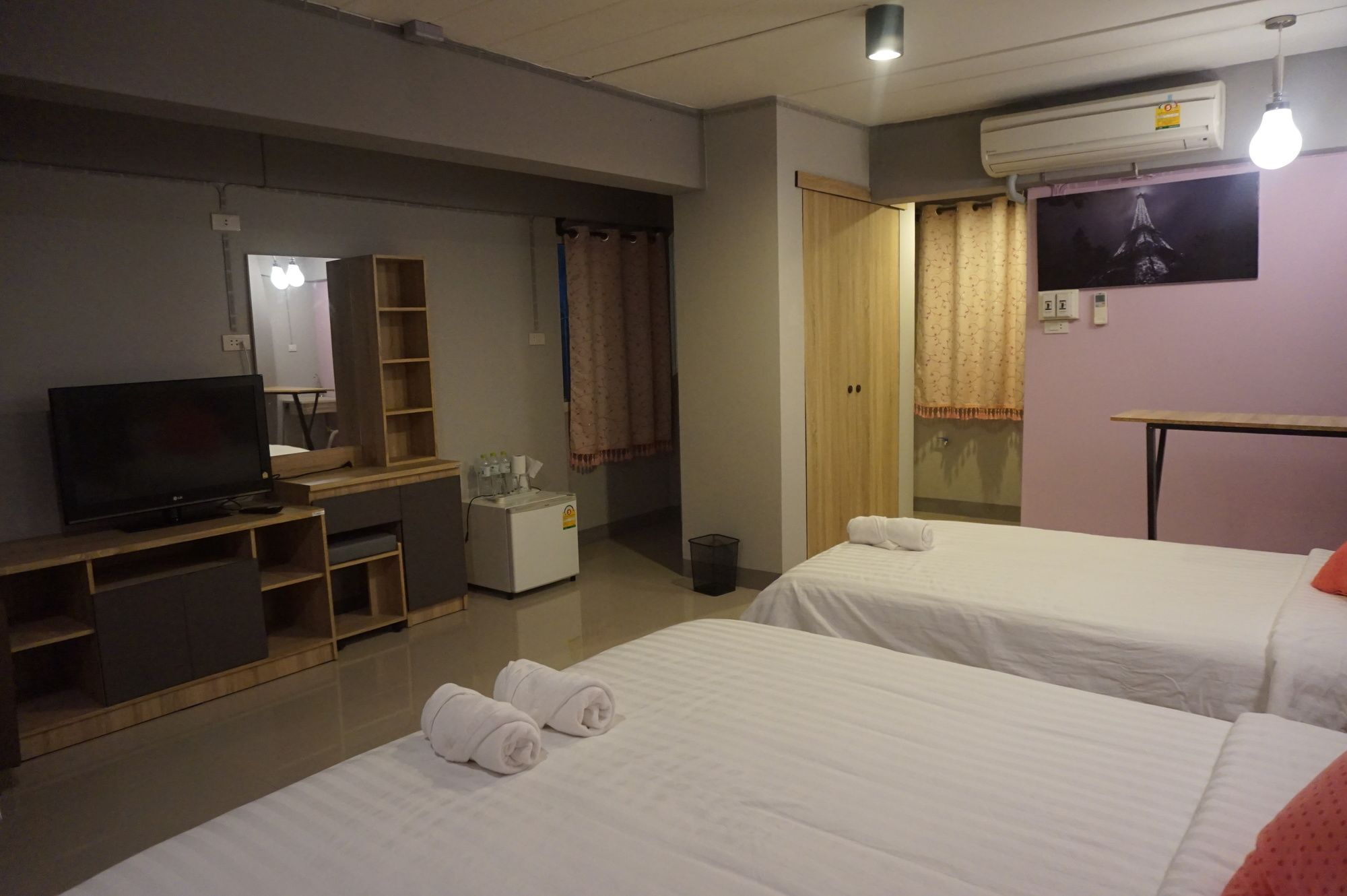 אובון רטצ'תאני Rinrada Place Hotel מראה חיצוני תמונה