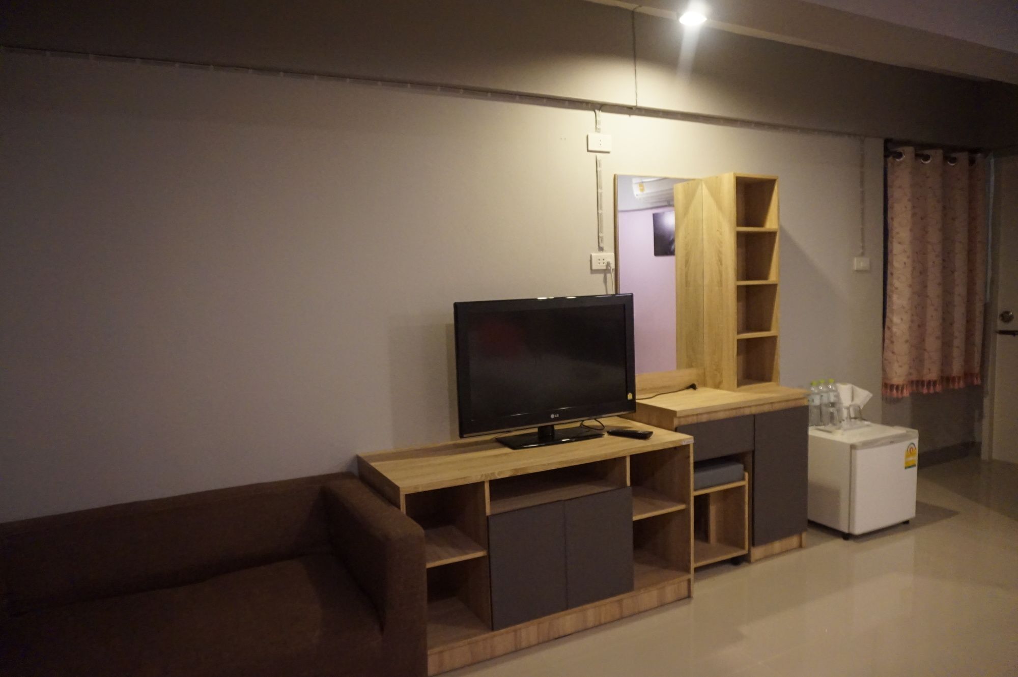 אובון רטצ'תאני Rinrada Place Hotel מראה חיצוני תמונה