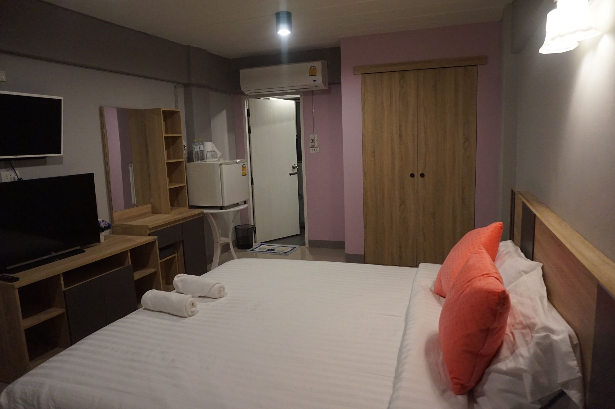 אובון רטצ'תאני Rinrada Place Hotel מראה חיצוני תמונה