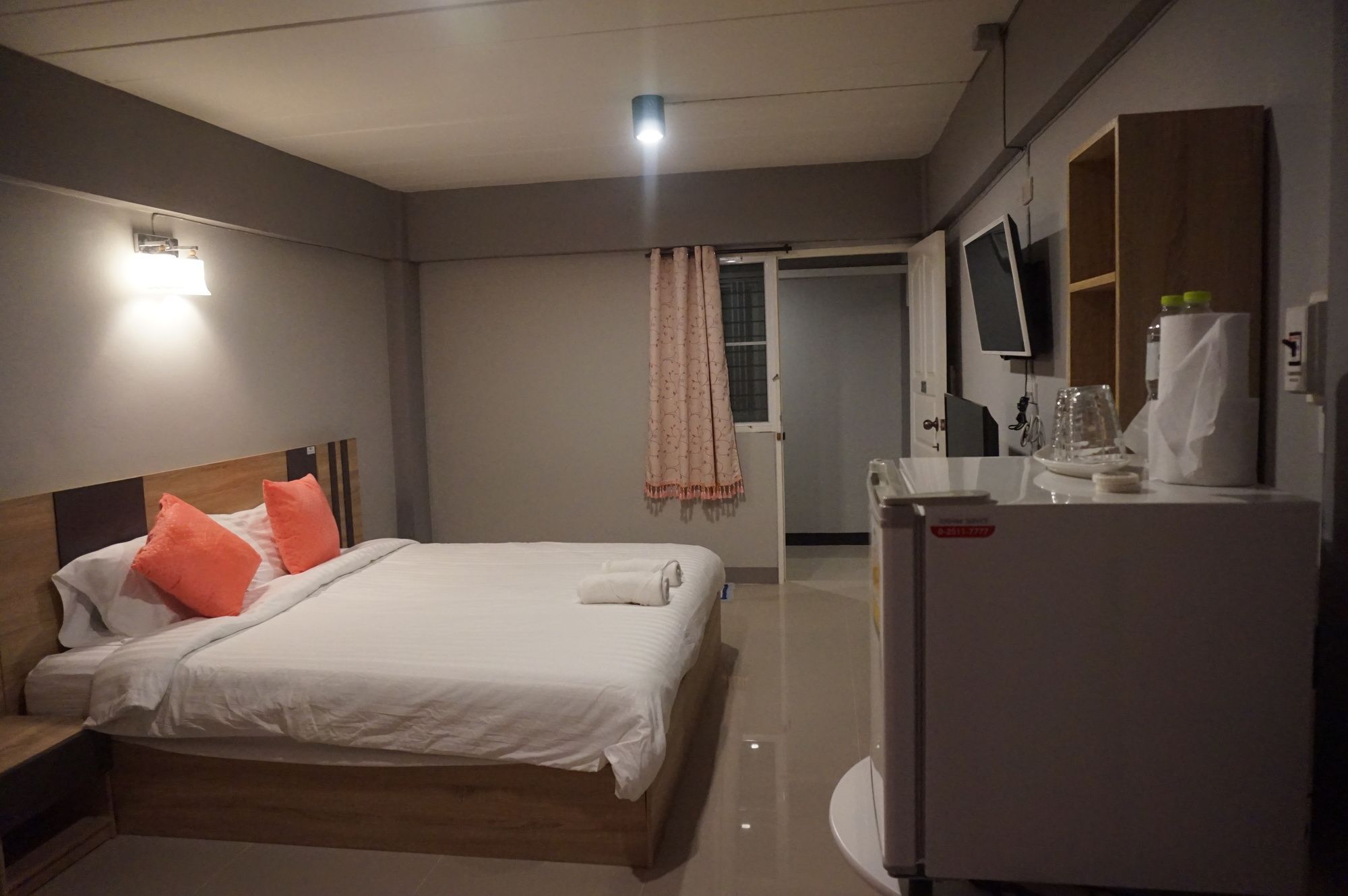 אובון רטצ'תאני Rinrada Place Hotel מראה חיצוני תמונה