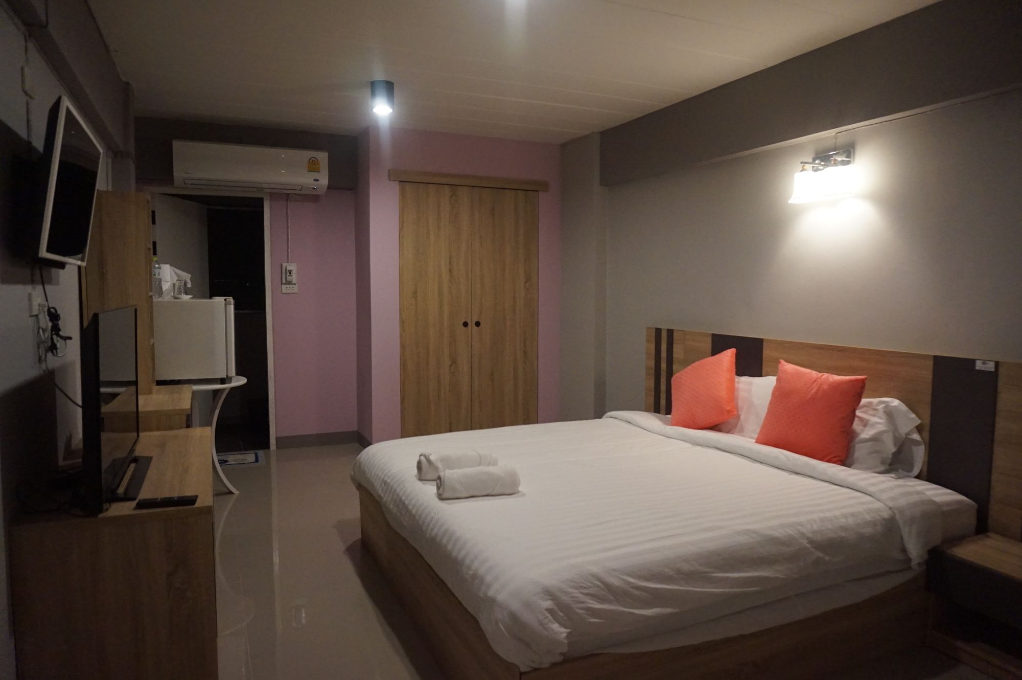אובון רטצ'תאני Rinrada Place Hotel מראה חיצוני תמונה