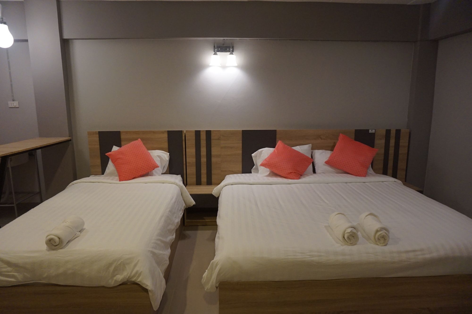 אובון רטצ'תאני Rinrada Place Hotel מראה חיצוני תמונה